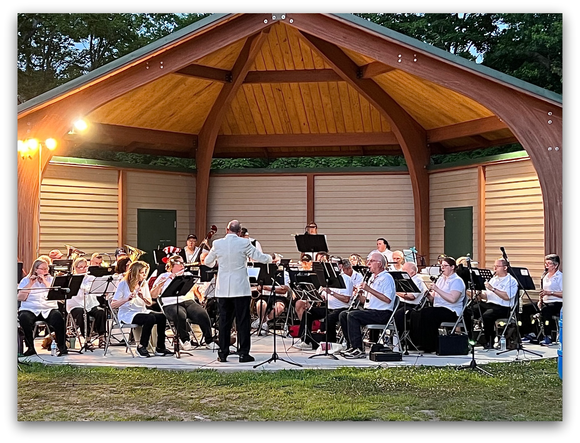 photo of band playing a concert in Allendale NJ on 7-4-2022